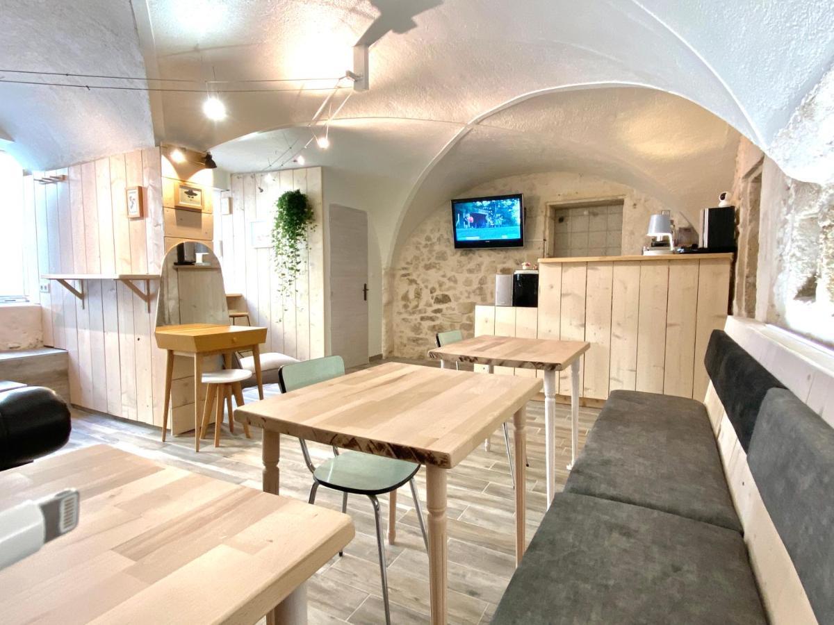 Espace Le Cheval Blanc Castelnau-le-Lez Exterior photo